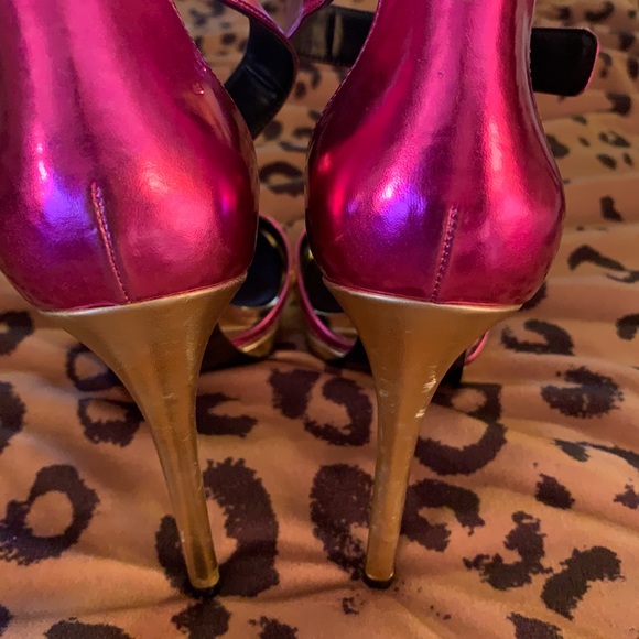 Mettallic heels - Picture 3 of 7